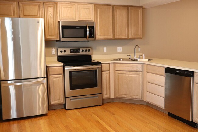 Building Photo - 2 bed/2.5 bath Townhouse in Morgantown - A...