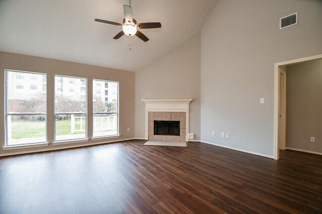 Building Photo - 4815 Mission Lake Ct