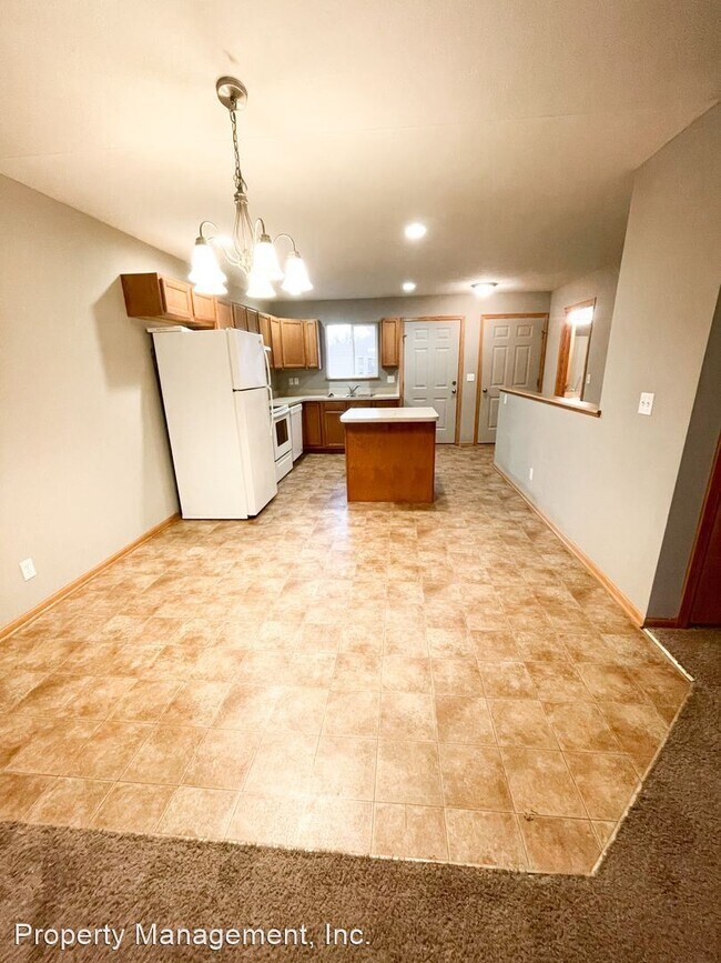 Building Photo - 3 br, 3 bath House - 2405 City View Court