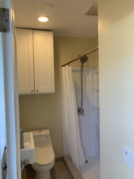 Building Photo - 2911 Central Ave