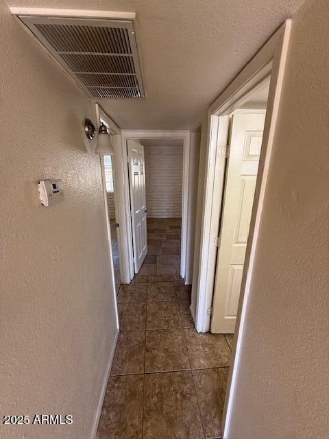 Building Photo - 2333 W Glenrosa Ave