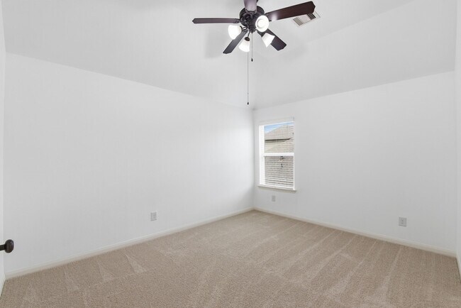 Building Photo - 6010 Green Meadows Ln