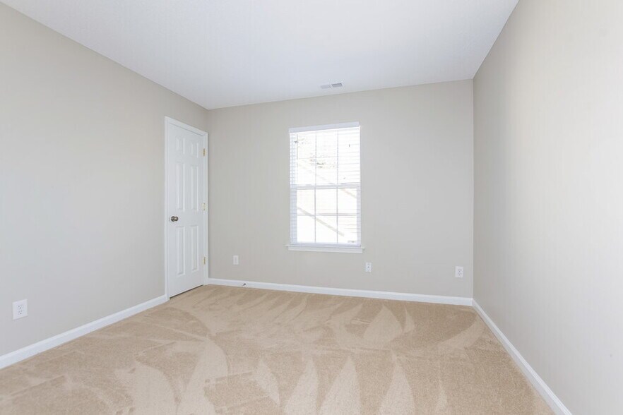 Building Photo - 4521 Hyperion Ct