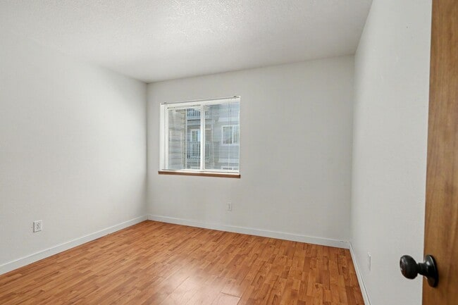 Building Photo - 5260-5262 Springcrest Drive