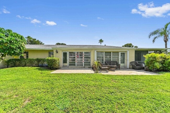 Building Photo - 13745 Flora Pl