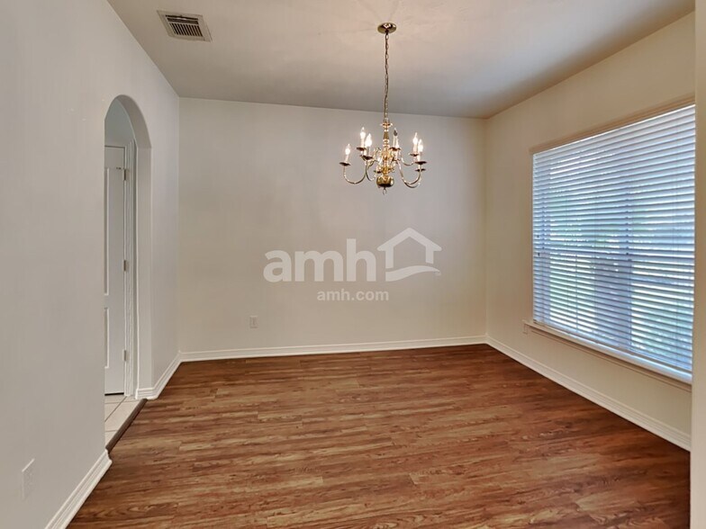 Building Photo - 28726 Hidden Cove Dr