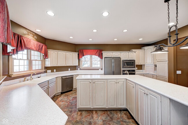 Building Photo - 2009 W 250 N