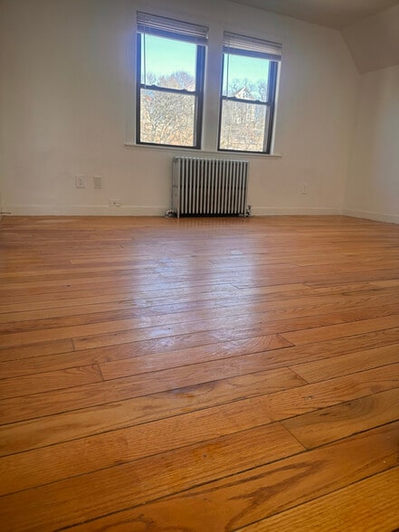 Building Photo - 46 Pierce St