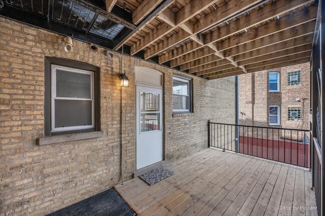 Building Photo - 6146 N Ravenswood Ave