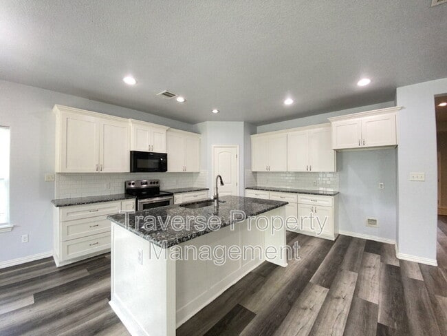 Building Photo - 5509 Wellesley Ave
