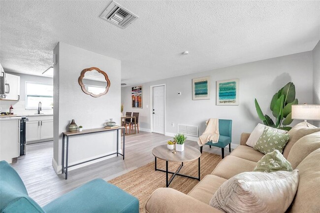 Building Photo - 7104 Castanea Dr