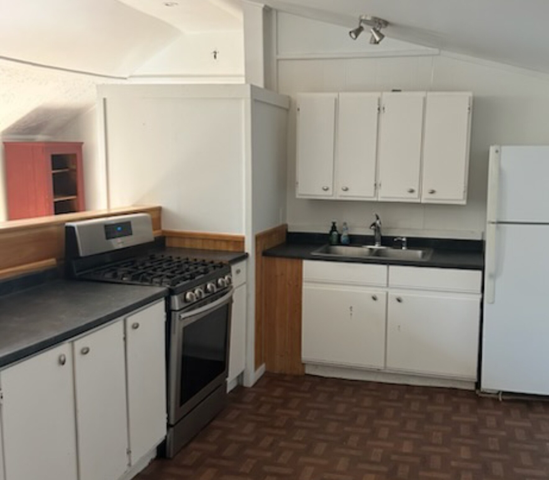 Building Photo - 54 Main St