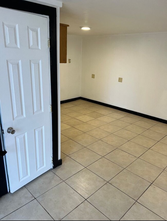 Building Photo - KC-1209 Bawcom