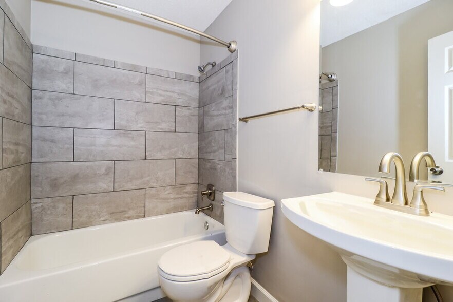 Building Photo - 1040 Trappers Cove