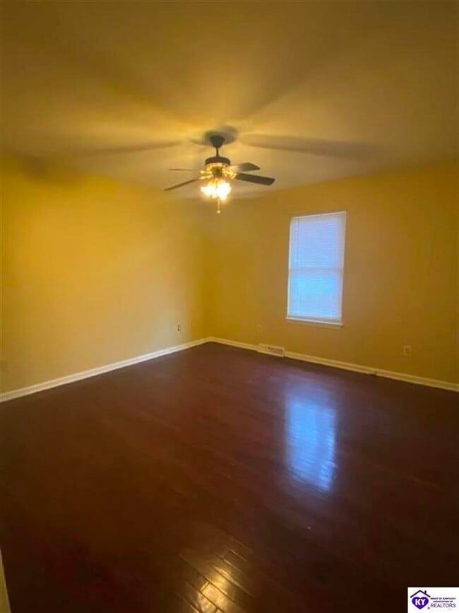 Building Photo - 621 E Lincoln Trail Blvd