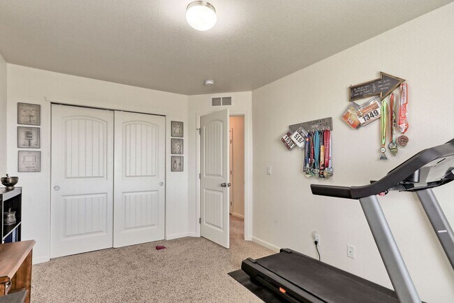 Building Photo - 3 Bedroom 2 1/2 Bath Townhome in Wellington
