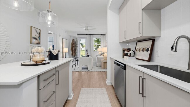 Building Photo - 4350 Peregrine B1