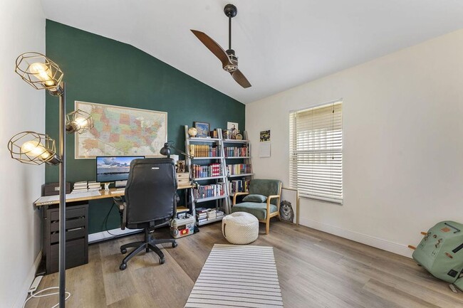 Building Photo - 107 Meadowlands Dr