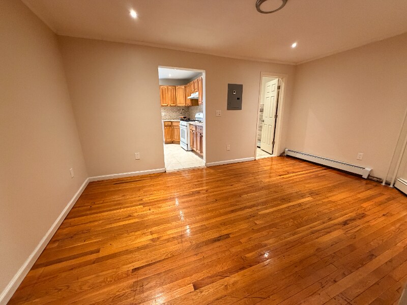 Building Photo - 2320A Powell Ave