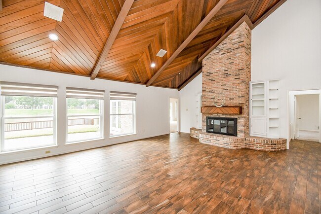 Building Photo - 1231 Creekford Cir