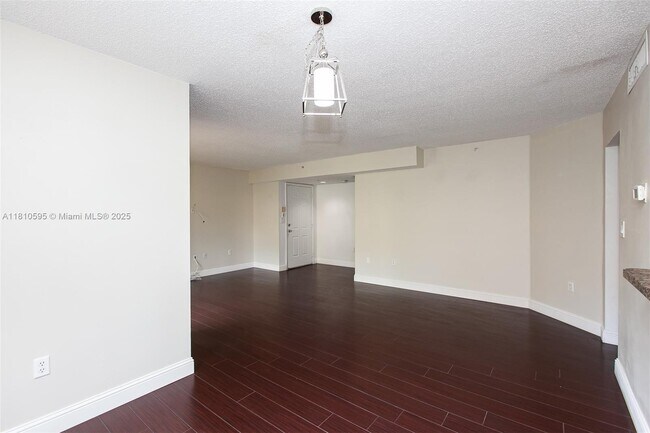 Building Photo - 771 N Pine Island Rd