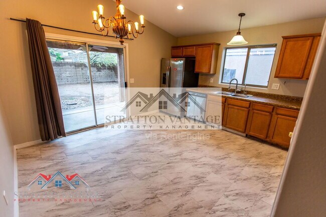 Building Photo - 6714 E Flynn Ave