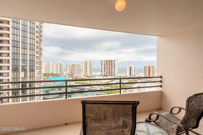 Building Photo - 1 Oceans West Blvd