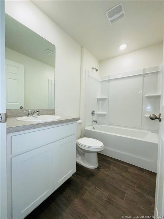 Building Photo - 1701 SE Manth Ln