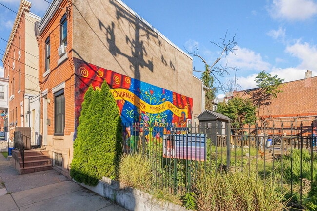 Building Photo - 933 N 30th St