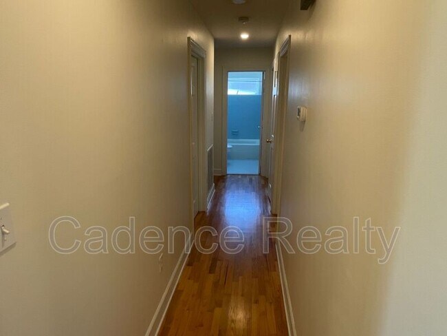 Building Photo - 114 Cardinal Dr S