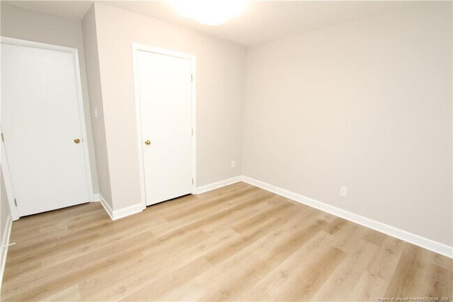 Building Photo - 118 Manhattan Ct