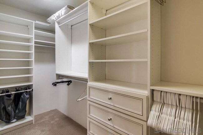 Building Photo - 657 Westbourne St