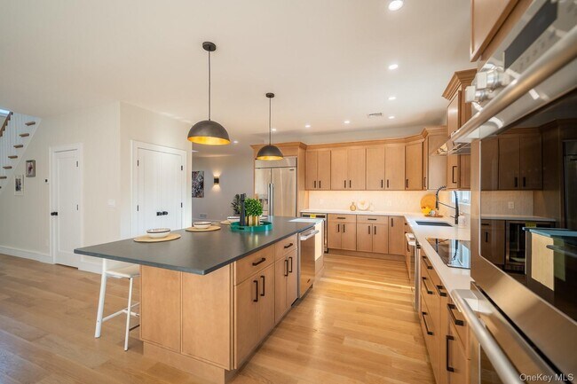 Building Photo - 60 Ramble Ln