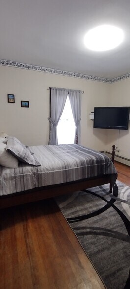 Building Photo - 36 Underwood Ave