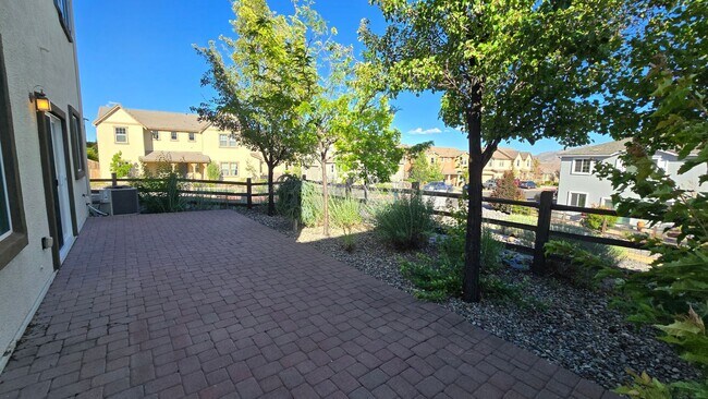 Building Photo - Gated Somersett Home with a View!