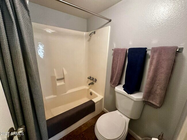 Building Photo - 16852 E La Montana Dr