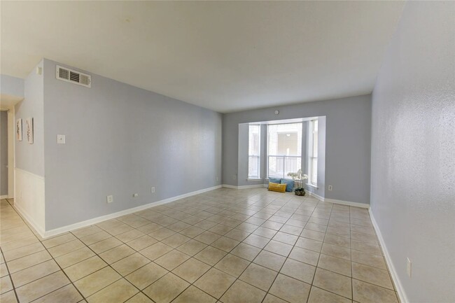 Building Photo - Newly Renovated 1 Bedroom 1 Bathroom  Avai...