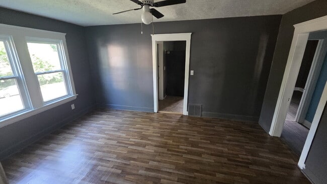 Building Photo - 2-Bed Ready Now