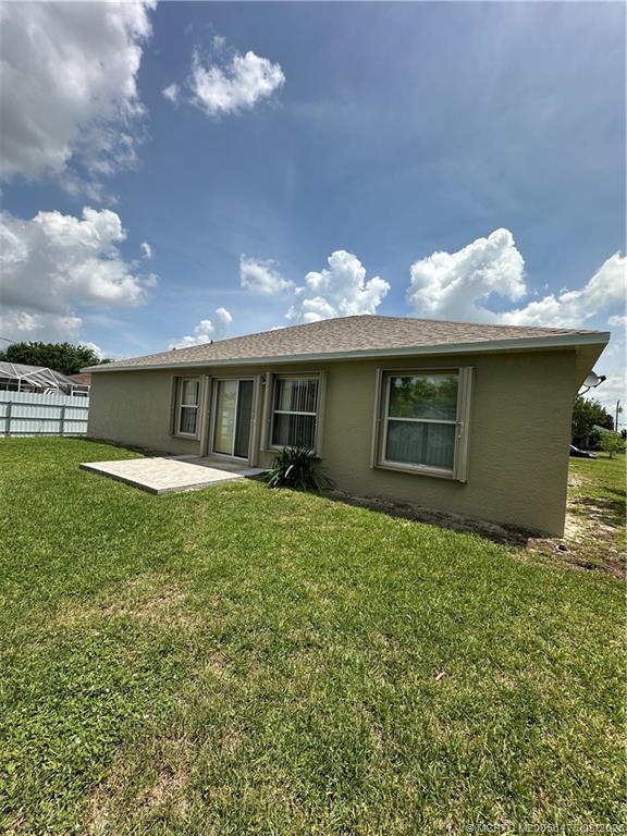 Building Photo - 1762 SW Finch Ln