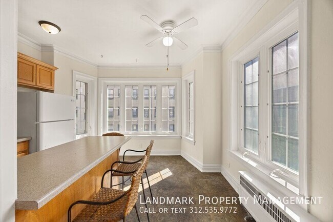 Building Photo - 5464 S Cornell Ave