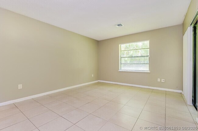 Building Photo - 1901 Shower Tree Way