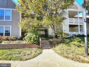 Building Photo - 7660 Willow Point Dr