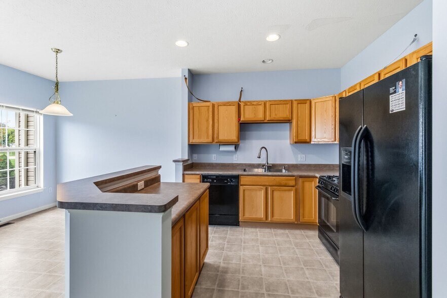 Building Photo - 105 Limestone Ct