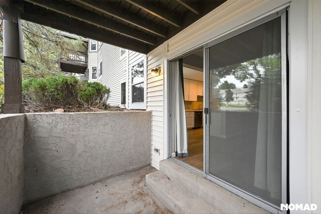 Building Photo - 17403 E Mansfield Ave