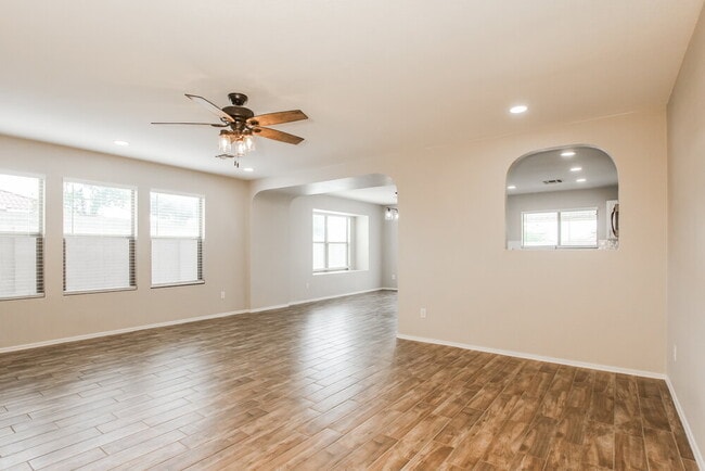 Building Photo - 10609 W Via Del Sol