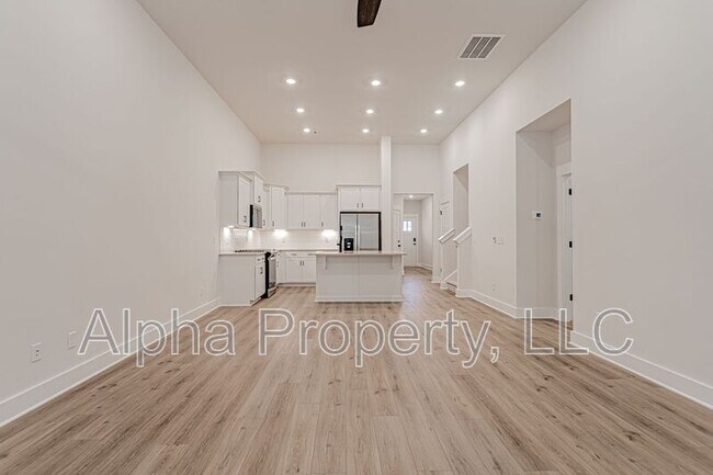 Building Photo - 1554 Shallons Ct