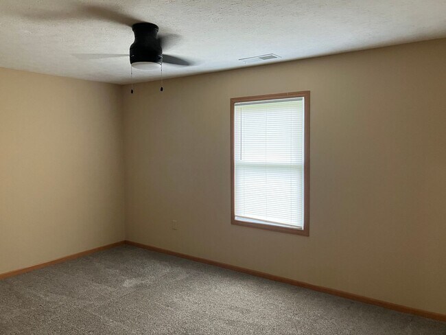 Building Photo - 1046 Laurel Tree Ct