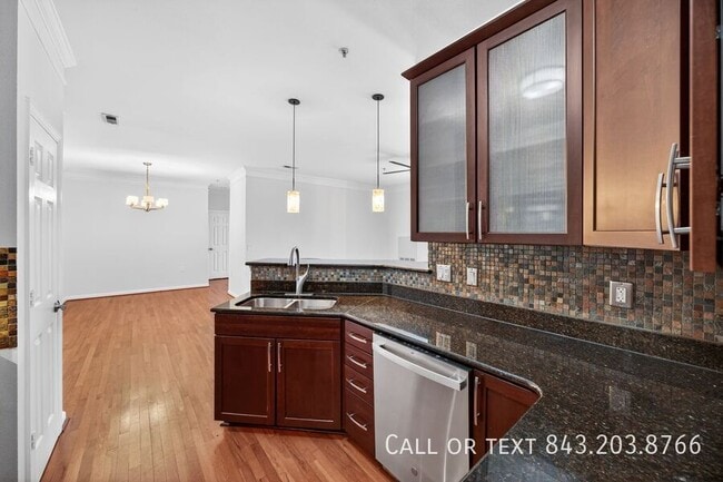 Building Photo - 1589 Cambridge Lakes Dr