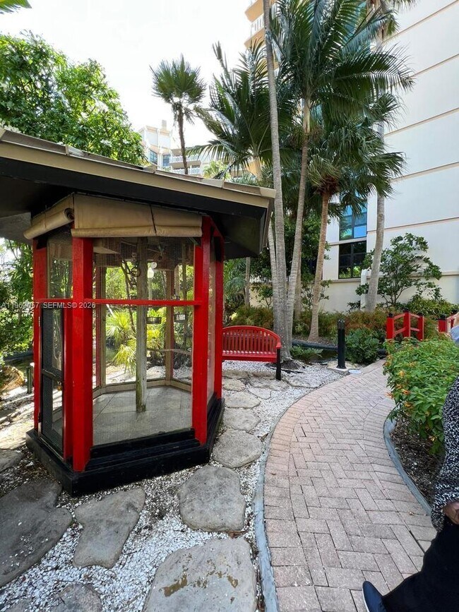 Building Photo - 1111 Crandon Blvd