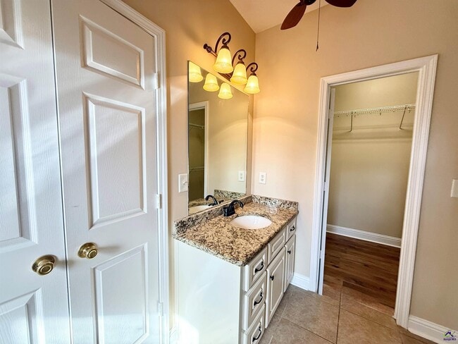 Building Photo - 200 Vining Way